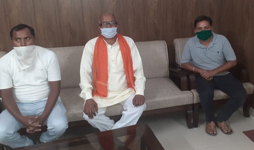 आत्मनिर्भर बनने के लिये स्वदेशी वस्तुओं के इस्तेमाल करने पर जोर दें सहोता