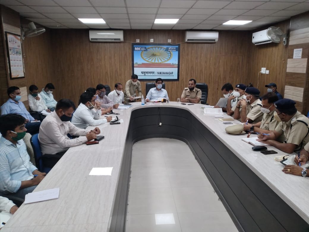 यमुनानगर के जिलाधीश एवं जिला आपदा प्रबंधन प्राधिकरण के चेयरमैन मुकुल कुमार बैठक में कहीं यह बात