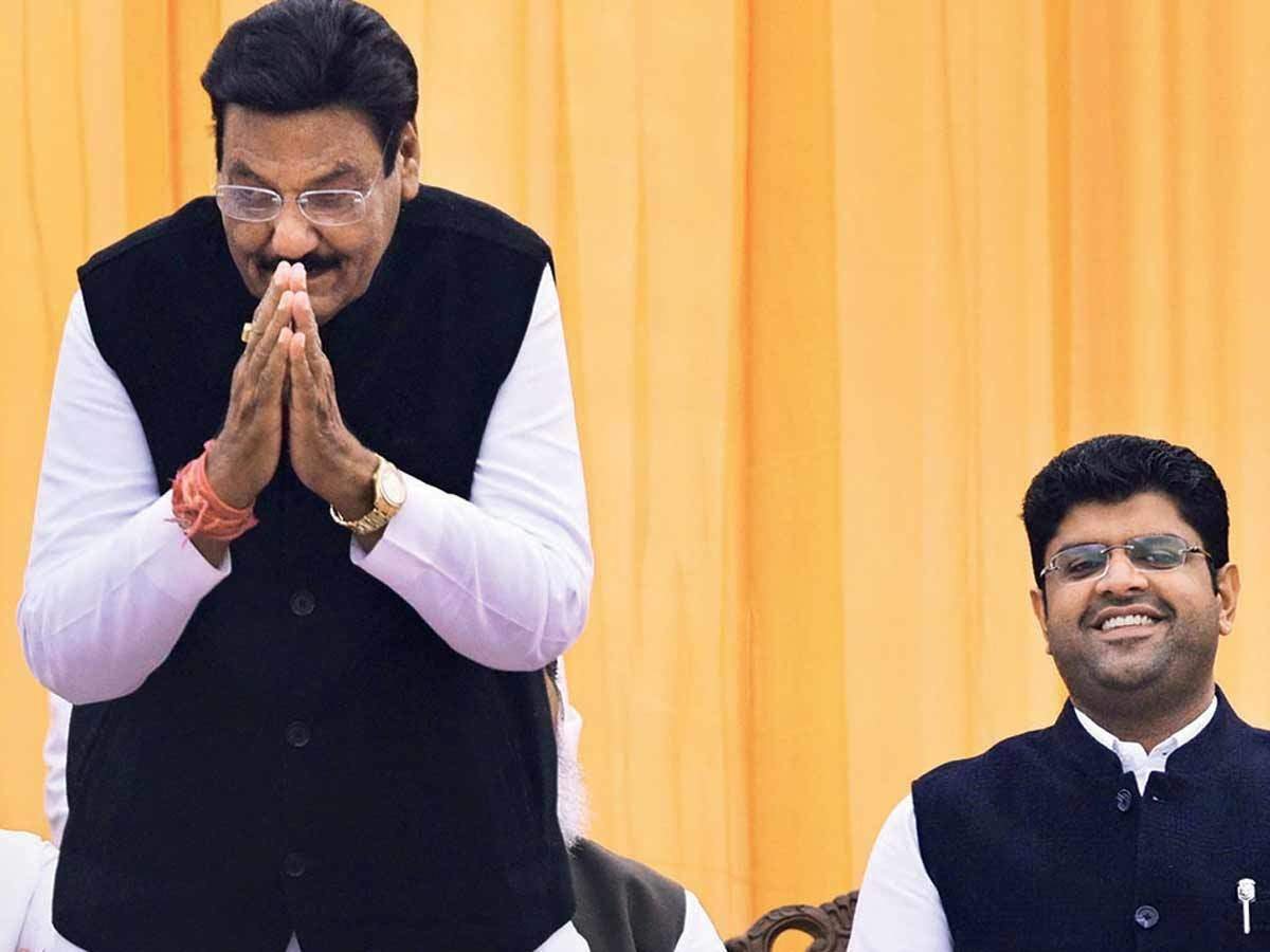 दादरी जिले के गाँव मे बिजली विभाग के जेई द्वारा रिश्वत लेने का वीडियो सोशल मीडिया के माध्यम से नोटिस में आया है। मामले का संज्ञान लेते हुए सम्बंधित उच्च अधिकारियों को जांच कर उचित कार्यवाही करने के आदेश जारी किए गए हैं। विभाग में भ्र्ष्टाचार किसी सूरत में बर्दास्त नहीं किया जाएगा— Ch Ranjeet Singh (@Ch_RanjitSingh) July 17, 2020
